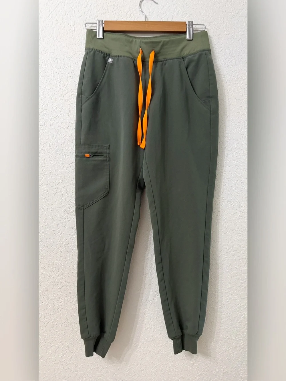 Figs Zamora Jogger Scrub Pants - Color- Moss Size XS